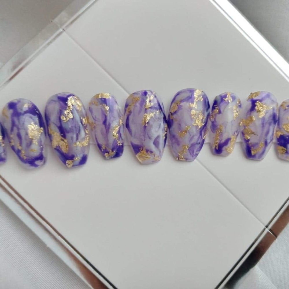 COPY - Amethyst/gold flake, marbled /geode luxury nails